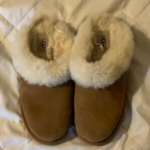Ugg  cluggette slippers size 8 chestnut